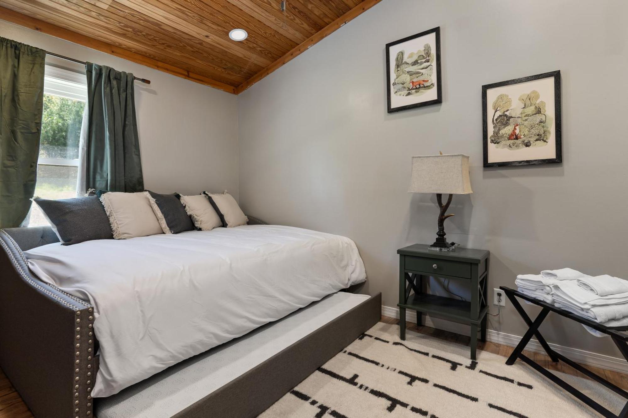 Spacious Cabin Near Hocking Hills And Caves With Hot Tub And Firepit Laurelville Buitenkant foto