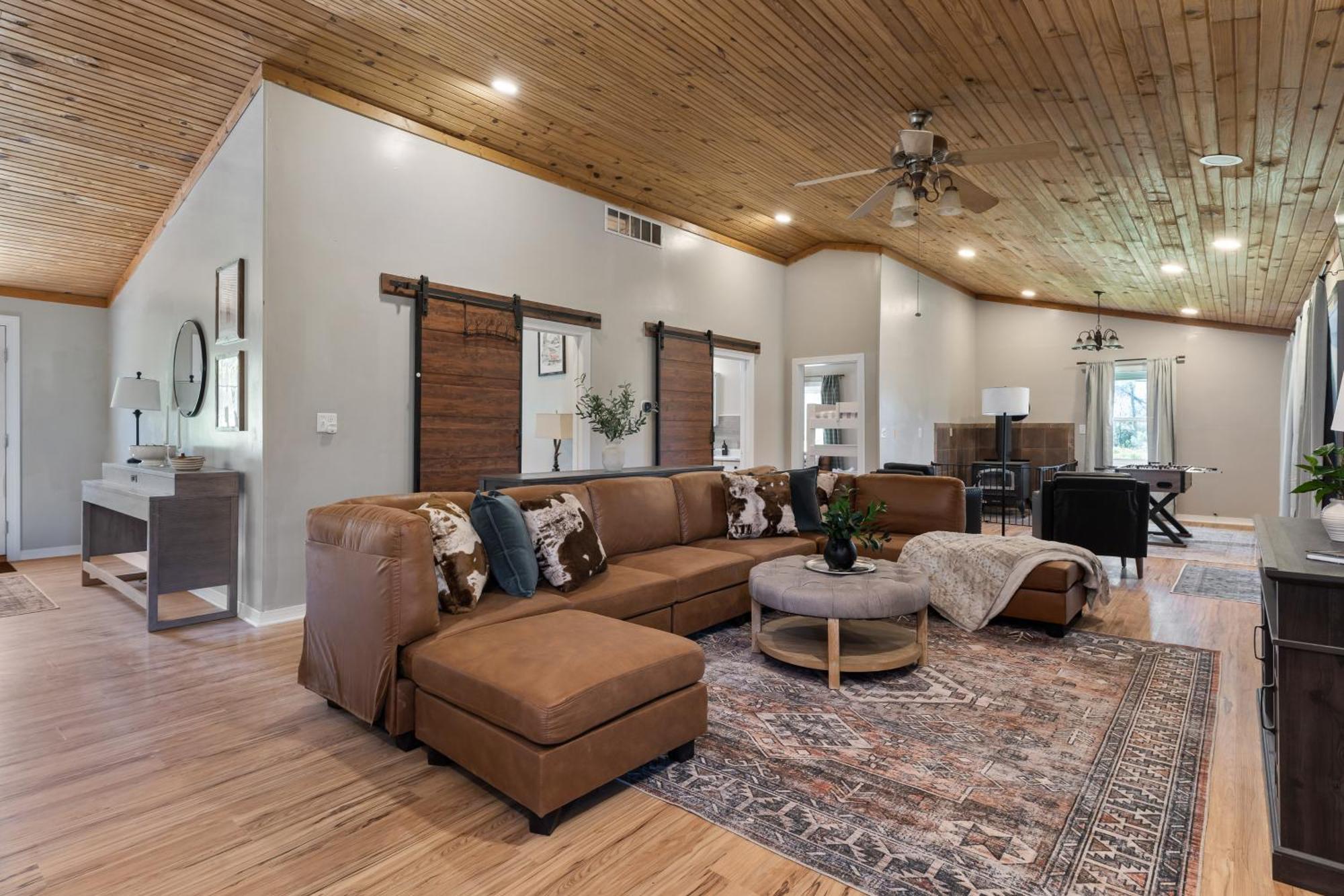 Spacious Cabin Near Hocking Hills And Caves With Hot Tub And Firepit Laurelville Buitenkant foto