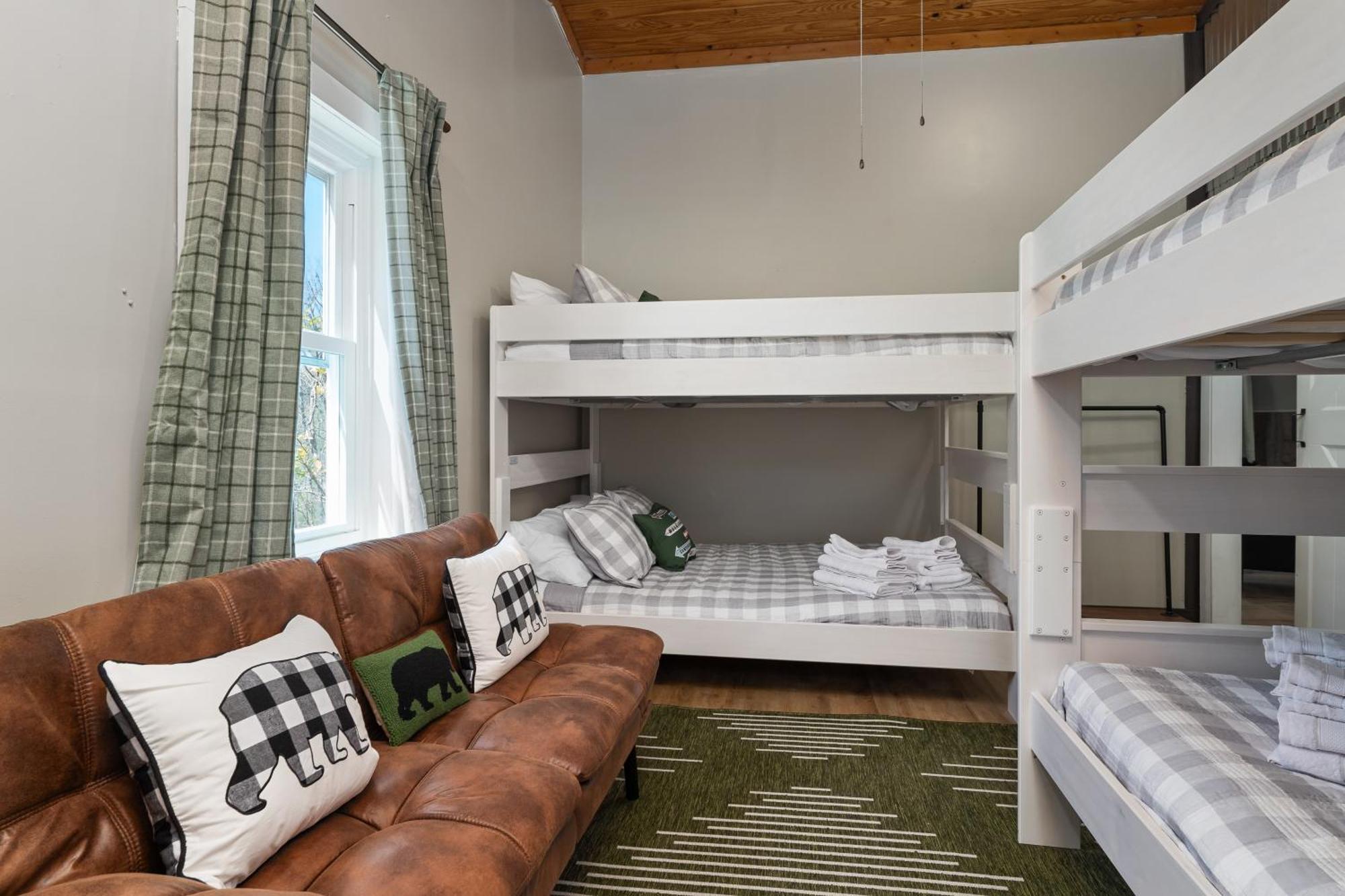 Spacious Cabin Near Hocking Hills And Caves With Hot Tub And Firepit Laurelville Buitenkant foto