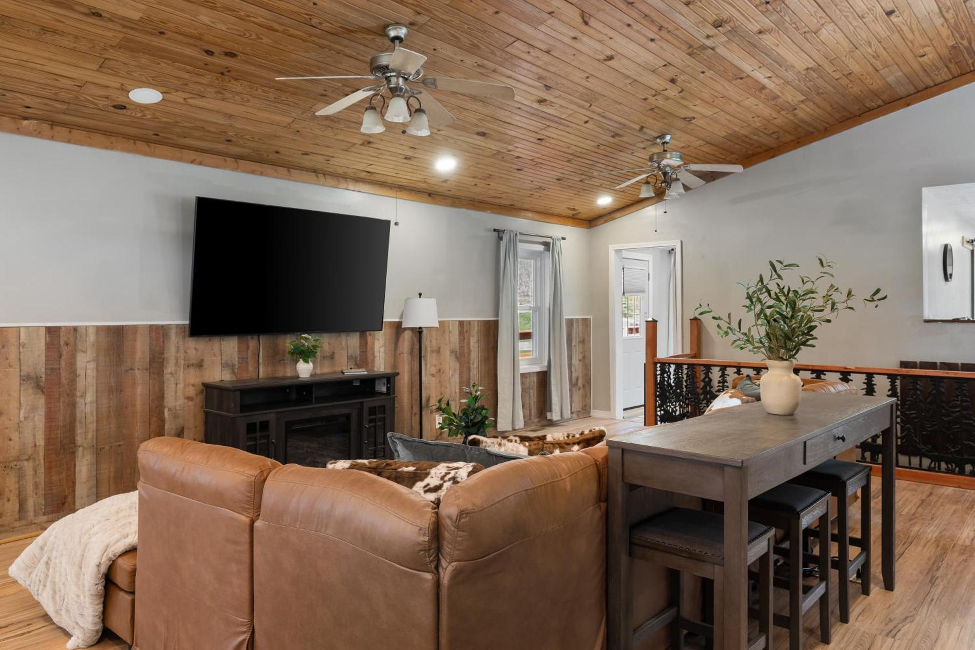 Spacious Cabin Near Hocking Hills And Caves With Hot Tub And Firepit Laurelville Buitenkant foto